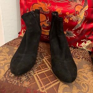 Like new Life Stride booties, size : 9.5
